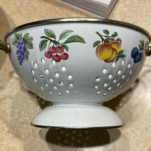 Fruit Design Metal/ Colander Vintage Enamelware Strainer Fruit White 8 1/2”